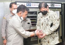 Menko Perekonomian dan Mentan Salurkan 20 Ribu DOC Ayam Petelur ke RTM