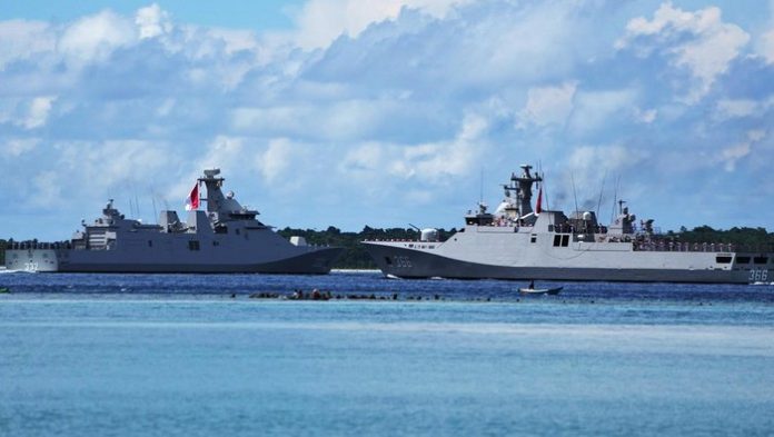 atraksi-pesawat-tempur-sukhoi-meriahkan-hari-nusantara-di-wakatobi-4_169